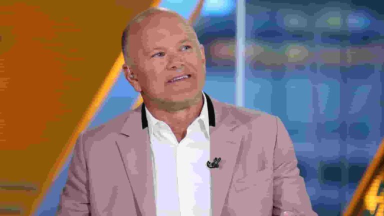 "Bitcoin adoption is happening faster than I predicted," says Mike Novogratz0 (0)