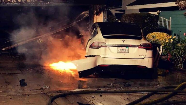 Bitcoin developer calls for banning Tesla cars0 (0)
