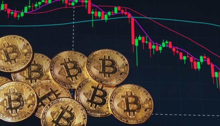 Crypto Morning: Bitcoin (BTC) Below $44,000 on Market Looking at Fed Minutes and New Sanctions Against Russia0 (0)