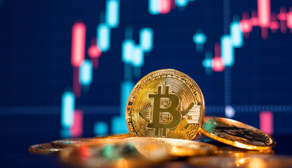 Crypto Morning: Bitcoin Stagnates, Robinhood Launches Wallet, Billionaires Debate Market Future in Miami