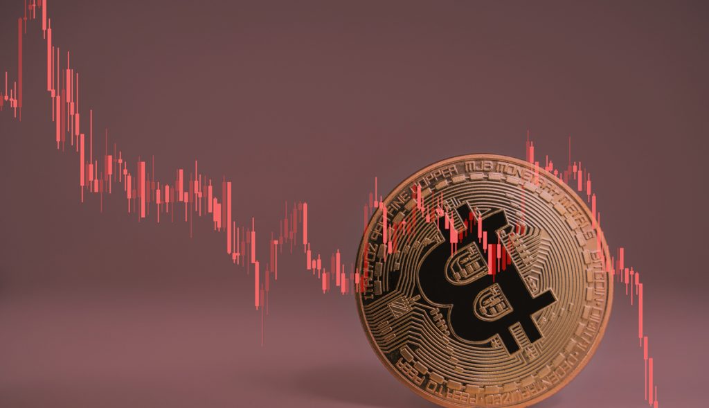 Crypto morning: market enters strong in the negative, with Bitcoin (BTC) below R$ 200 thousand and Dogecoin in fall after the end of rumors on Twitter