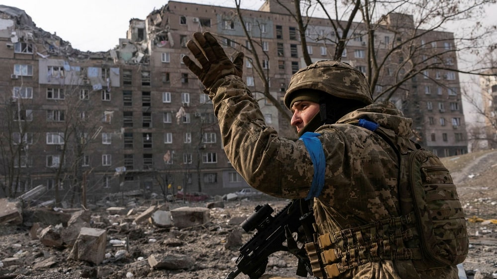 Ukrainian soldiers defy Russia's ultimatum