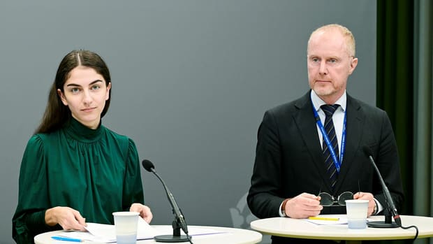 Climate and Environment Minister Romina Pourmokhtari (L) together with Sweden's chief negotiator Mattias Frumerie during a press conference earlier this week.
