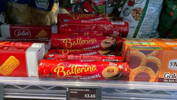 Here, a pack of Ballerina Biscuits costs just over SEK 40, more than twice as expensive as in Sweden.